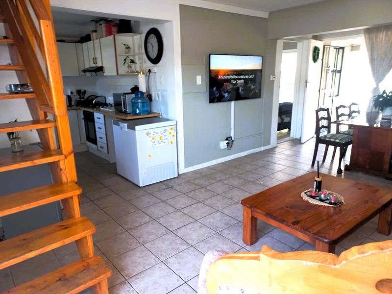 4 Bedroom Property for Sale in Guldenland Western Cape